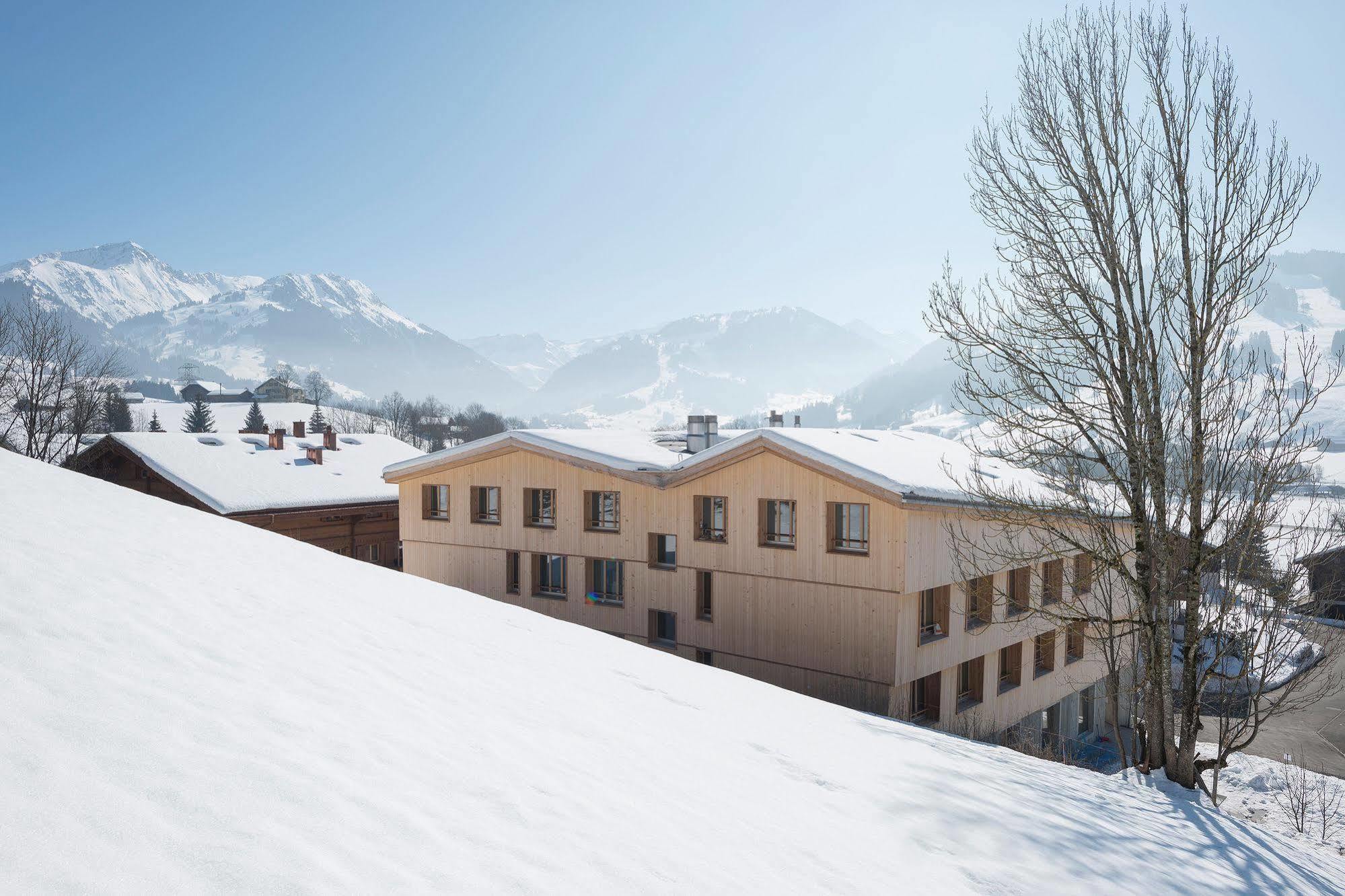 Saanen Gstaad Youth Hostel מראה חיצוני תמונה