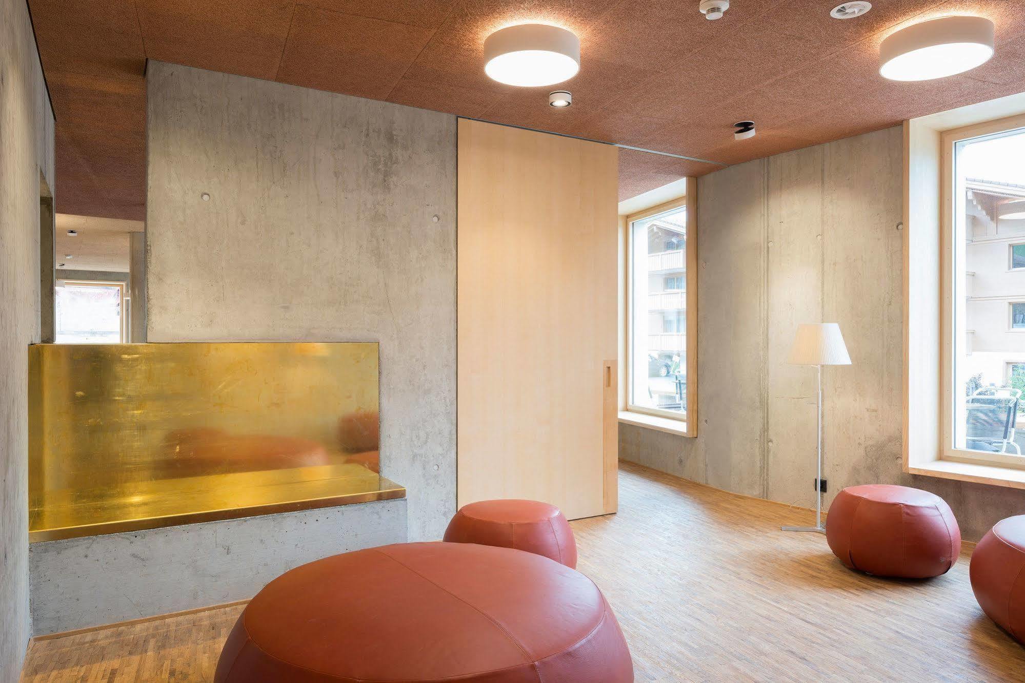 Saanen Gstaad Youth Hostel מראה חיצוני תמונה