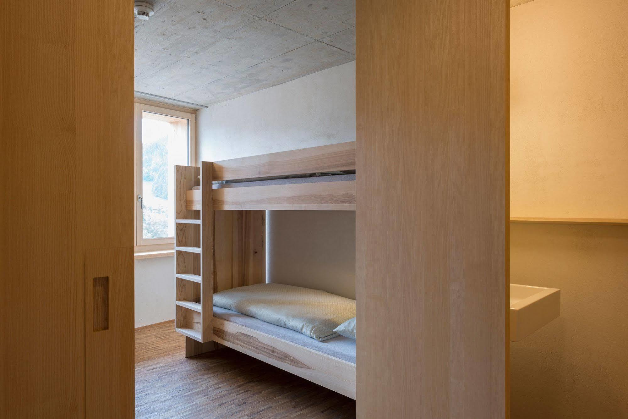 Saanen Gstaad Youth Hostel מראה חיצוני תמונה
