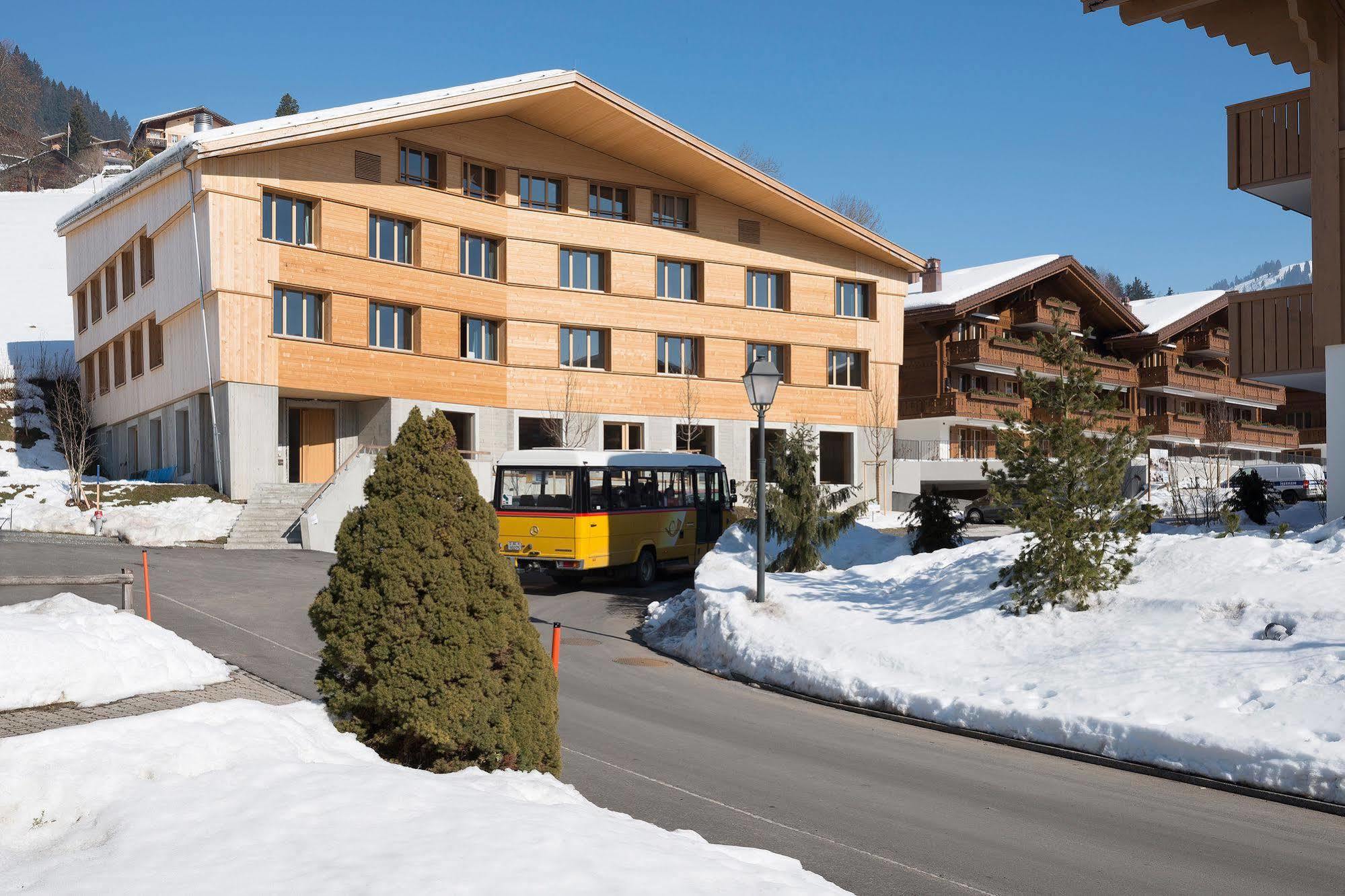 Saanen Gstaad Youth Hostel מראה חיצוני תמונה