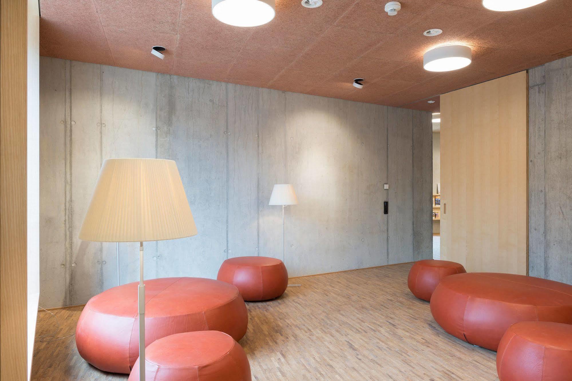 Saanen Gstaad Youth Hostel מראה חיצוני תמונה