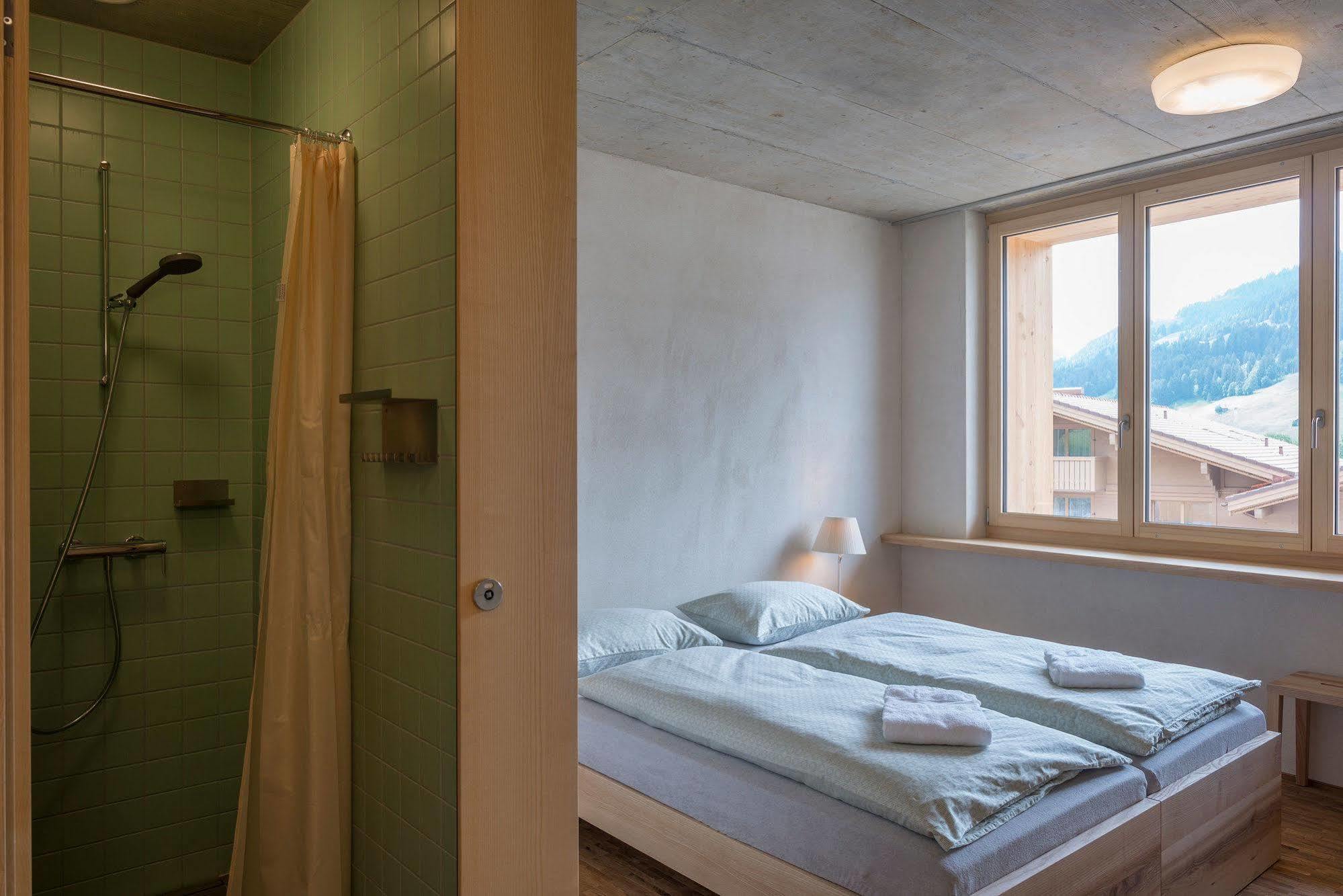 Saanen Gstaad Youth Hostel מראה חיצוני תמונה