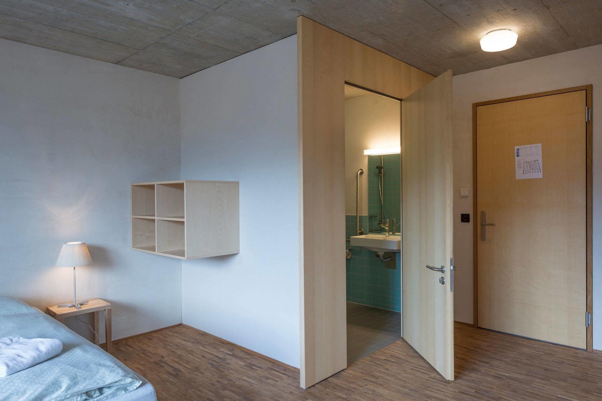 Saanen Gstaad Youth Hostel מראה חיצוני תמונה